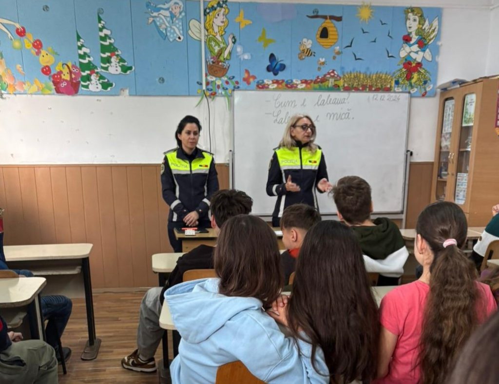 “Vocea ta e soluția!” Cum s-a schimbat viața a 2 frați cărora tatăl le interzicea să meargă la școală, după ce au cerut ajutor