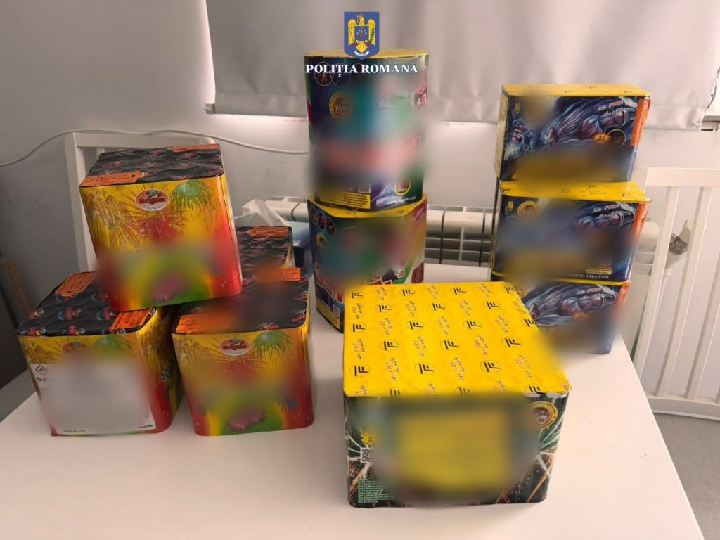 Aproape 300 de kilograme de articole pirotehnice, descoperite de polițiștii buzoieni într-o rețea ilegală din Ilfov. Un tânăr de 25 de ani, implicat în livrare
