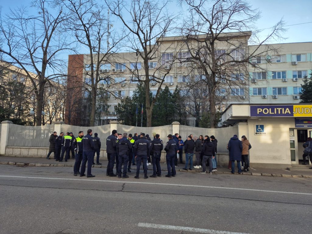 Când te poți întâlni cu ”sectoristul”. Refuzul polițiștilor de a face ore suplimentare, explicat pas cu pas