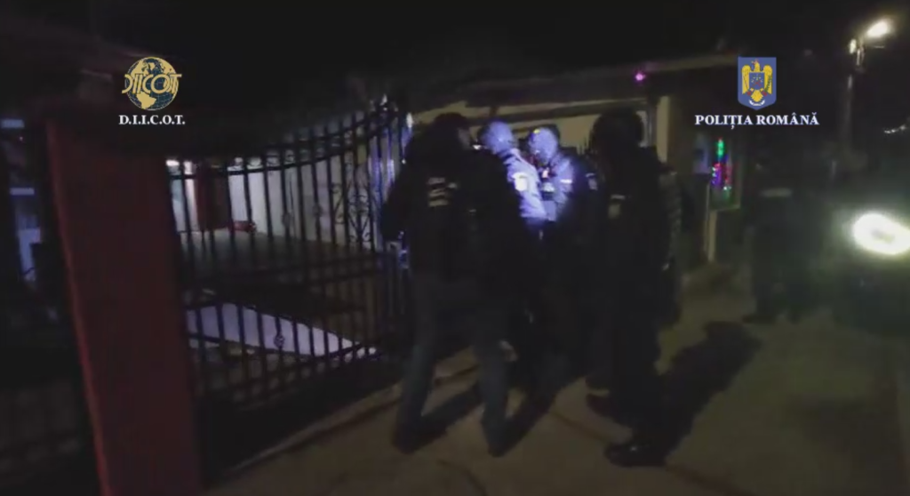 (VIDEO) Amplă rețea de proxenetism, destructurată. Vile și bolizi de lux, puse sub sechestru