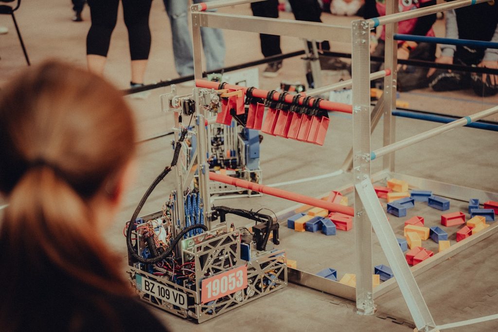 Competiție internațională de robotică la Buzău! Organizatorii promit 4 zile pline