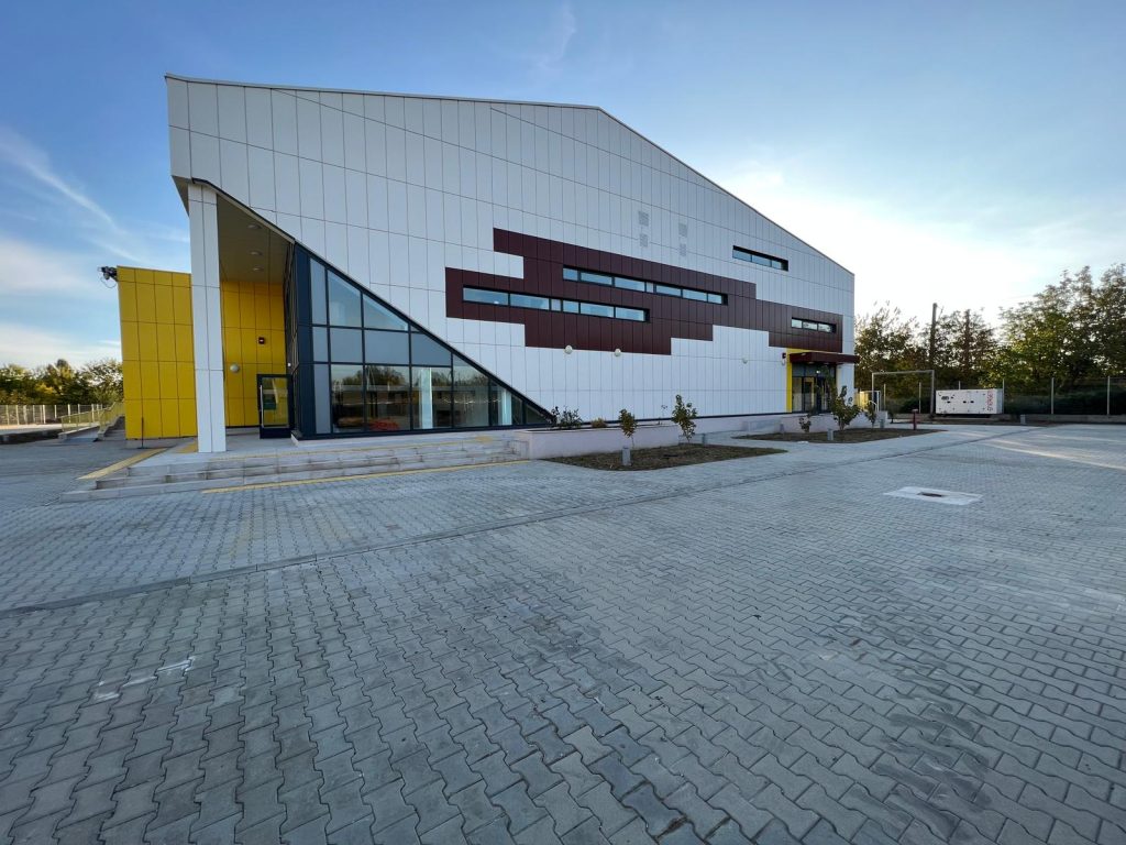 (FOTO) Imagini cu obiectivul unic în țară, construit la Buzău. Cum arată sala de sport multifuncțională, destinată persoanelor cu dizabilități