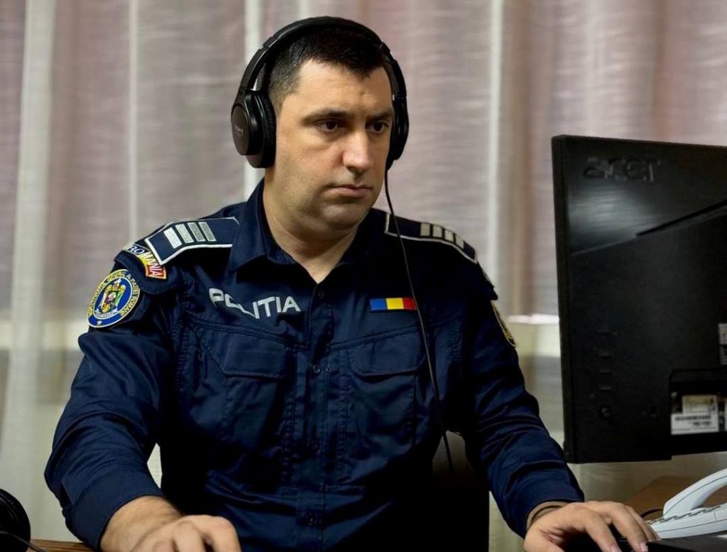 El este polițistul salvator! Cu calm și putere de convingere a salvat de la moarte sigură tatăl a trei copii