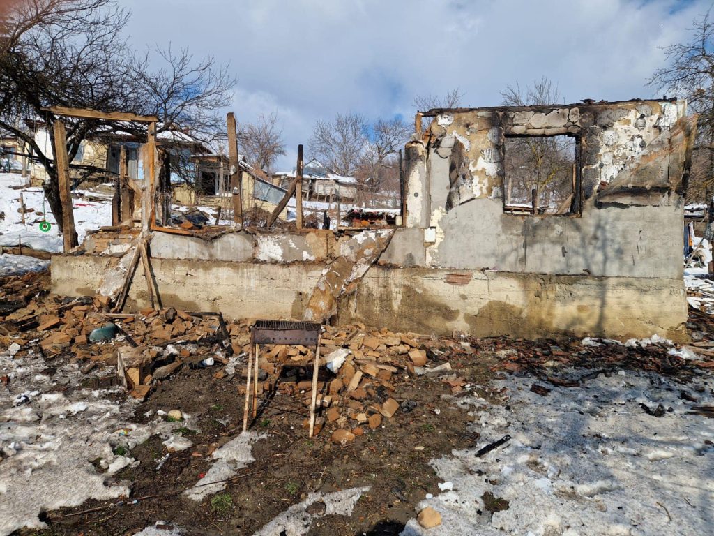Primele gesturi de întrajutorare pentru familia din Mărgăritești a cărei casă a ars