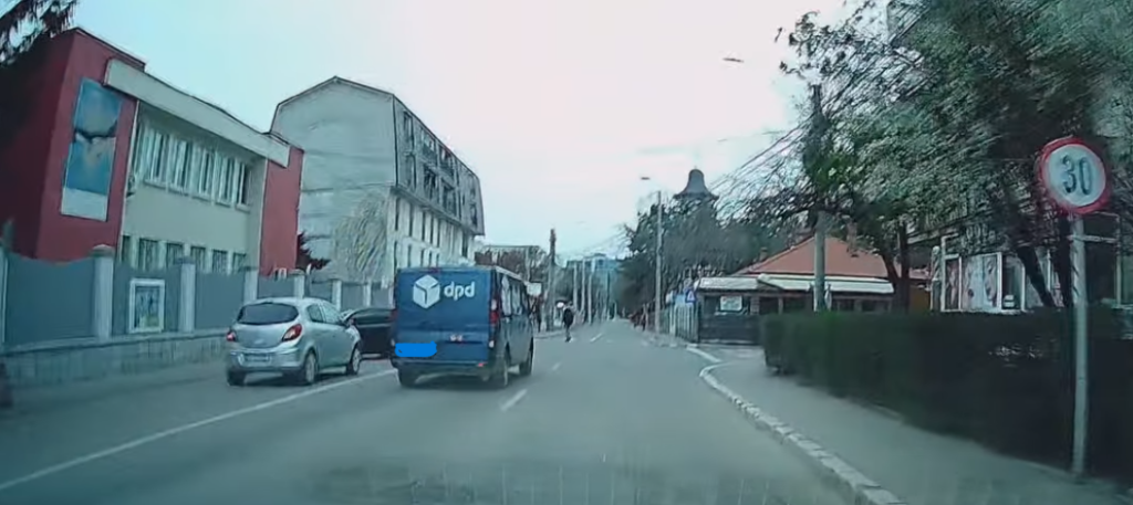 (VIDEO) La un pas de tragedie! Depășirea care te lasă cu gura căscată