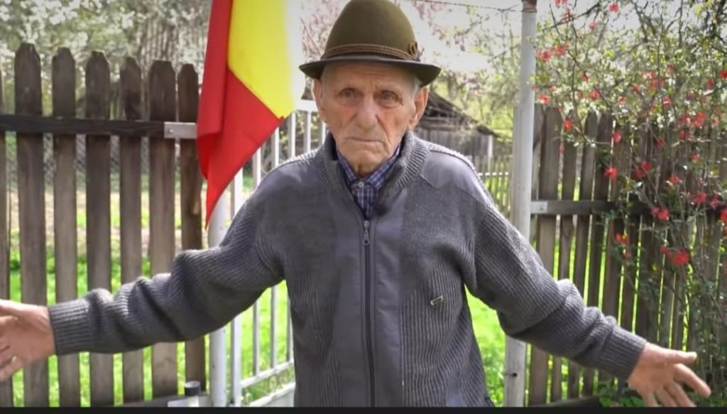 (Video) Cel mai în vârstă buzoian își sărbătorește cei 103 ani în ziua votului
