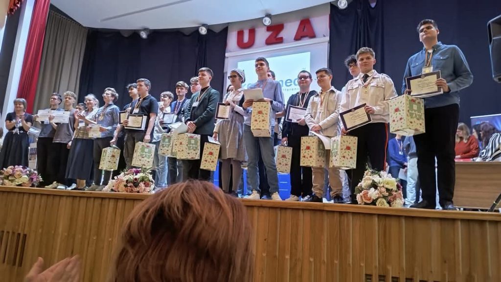 (Video) Reușita tinerilor din Buzău la Olimpiada Națională de Tehnologia Informației. Patru medalii au rămas ”acasă”