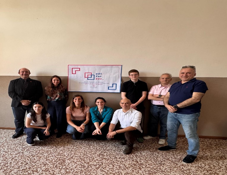 Tinerii vulnerabili, ajutați să se integreze social și pe piața muncii, printr-un proiect internațional implementat de Asociația Pro Democrația Buzău