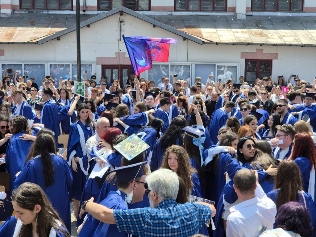 Zi de lacrimi și aplauze la B.P. Hasdeu: Promoția 2025 și-a luat rămas-bun