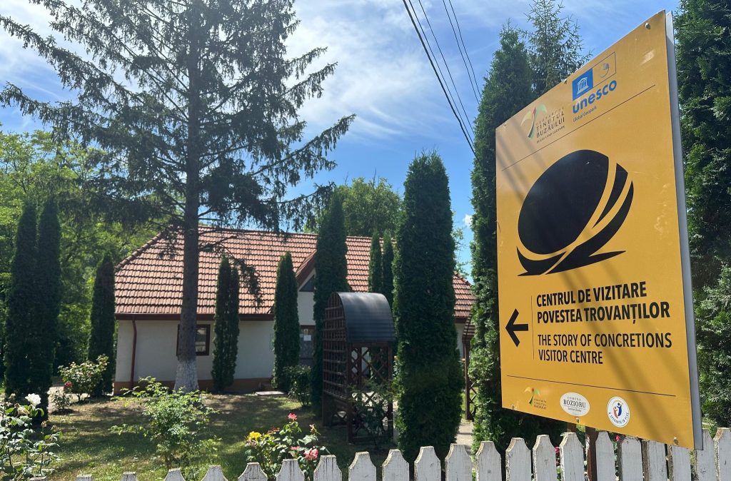 S-a deschis oficial Centrul de Vizitare „Povestea Trovanților” din Geoparcul UNESCO Ținutul Buzăului
