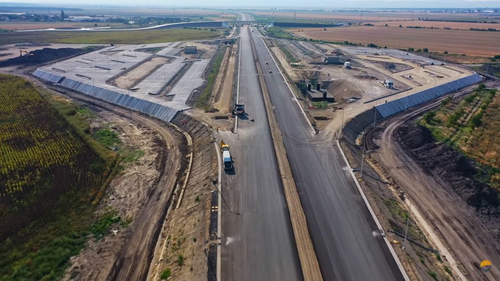 (VIDEO) Autostrada Moldovei, frână bruscă pe șantiere: „Unele loturi nu se mai deschid deloc anul ăsta!”
