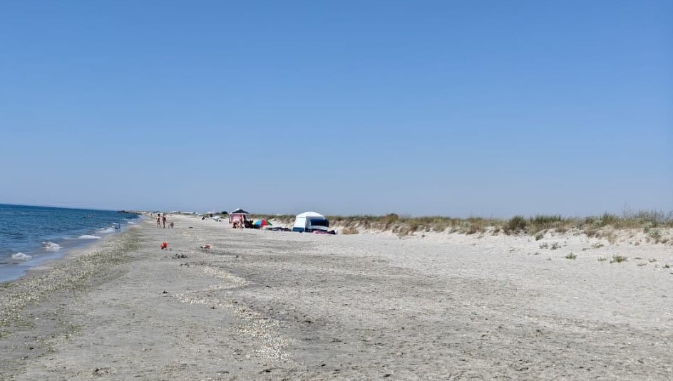 Vacanță la mare, cu cortul, pe o plajă sălbatică? Atenție, un gest simplu îți poate aduce amenzi usturătoare
