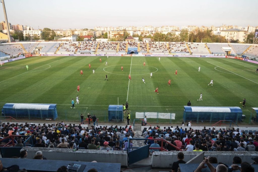 DEZVĂLUIRI! Gloria Liga 1, o afacere plămădită din start pentru prăduială! Conturi și averi îngrășate sub pretext sportiv! Bidoanele, 12.000€/per cap, prime de Națională! Impresari, cât pentru Mondiale! Jucători, cât pentru toată Liga!