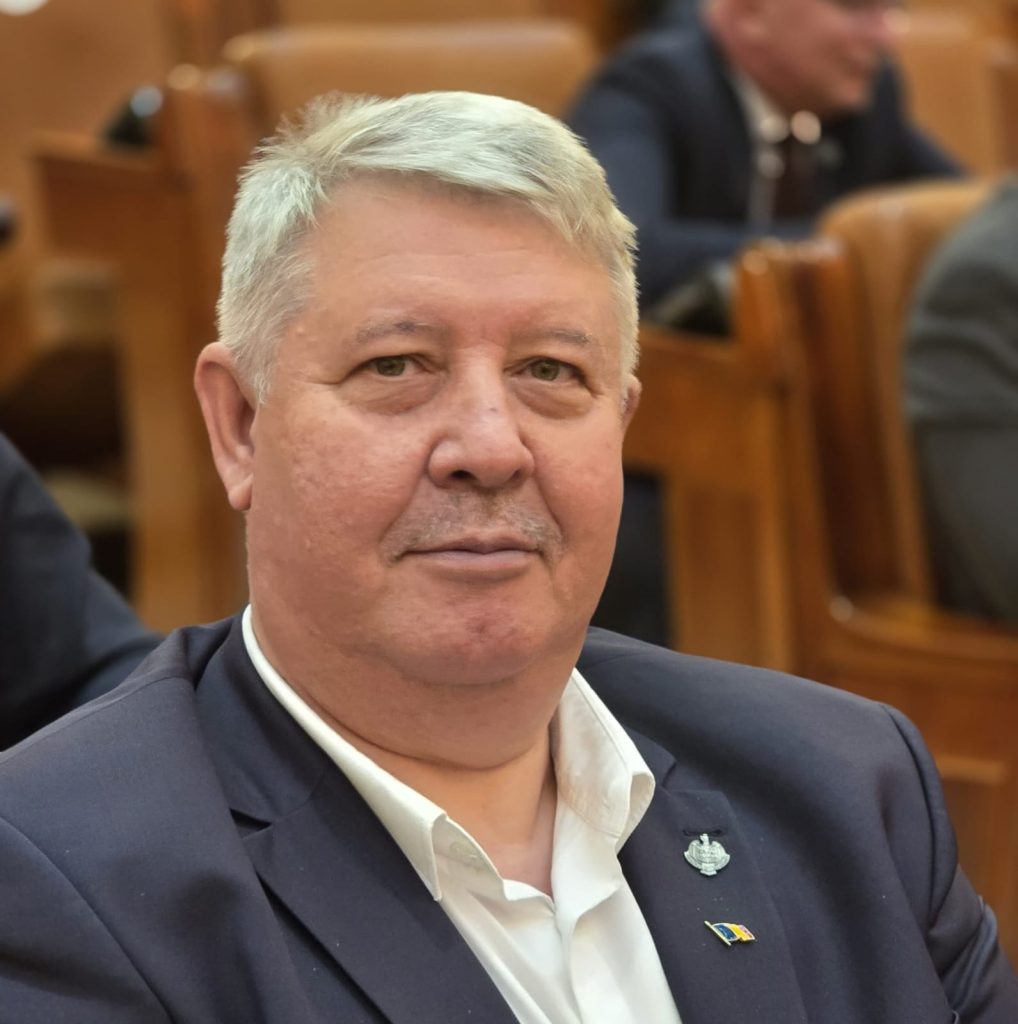 Laurențiu Țepeluș, senator PSD, a cerut clarificări Ministerului Educației privind plata cu ora în învățământul preuniversitar