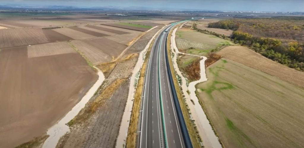 Lucrările merg „ceas” pe A7! Final de noiembrie – termenul pentru deschiderea completă a autostrăzii de la București până la Focșani! (VIDEO)
