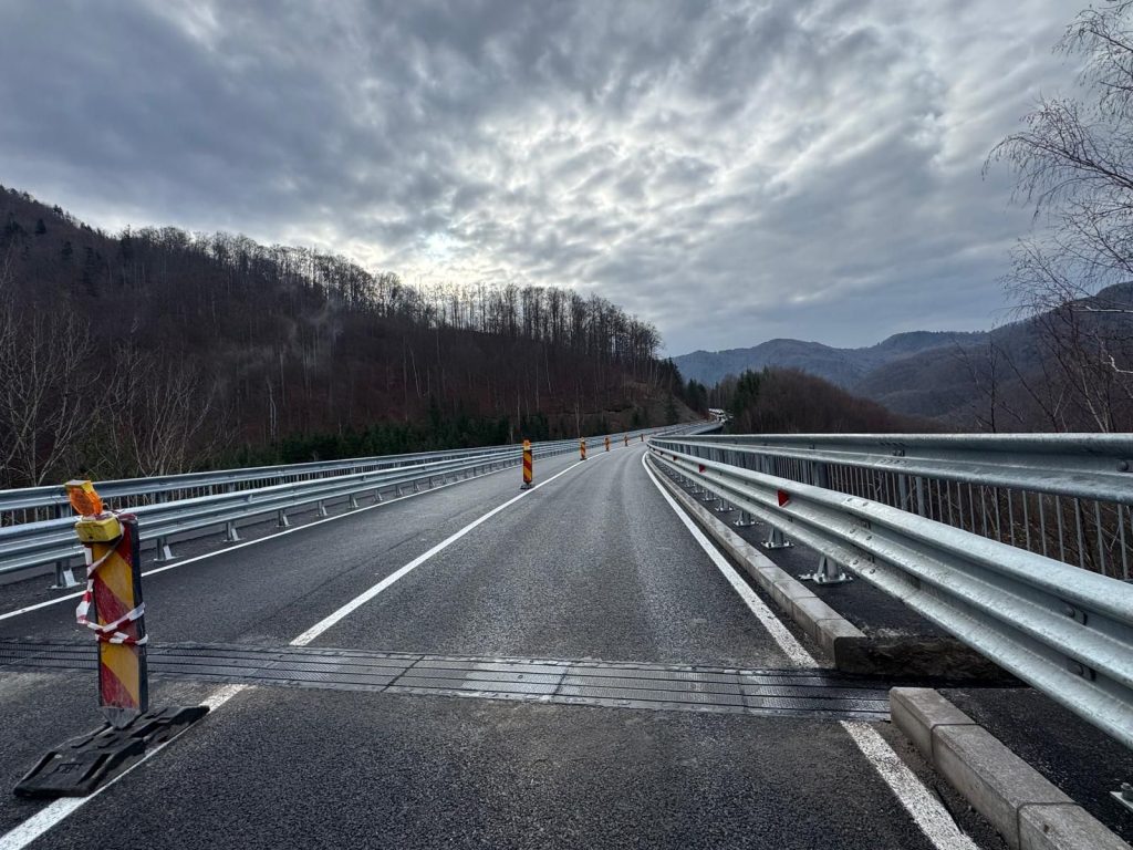 Restricții de trafic ridicate, pe DN10. S-a încheiat una dintre cele mai ample lucrări de la Siriu