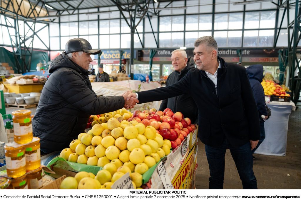 Ciolacu și Toma, la pas, prin piață