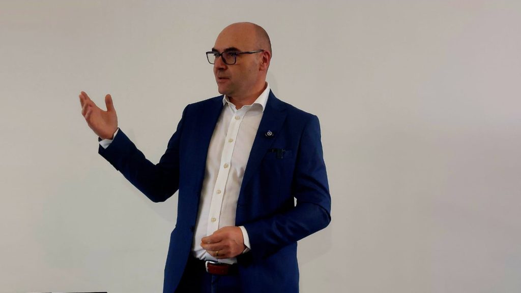 (VIDEO) Mihai Răzvan Moraru, candidatul independent la CJ, lansat oficial de liderii USR și PNL