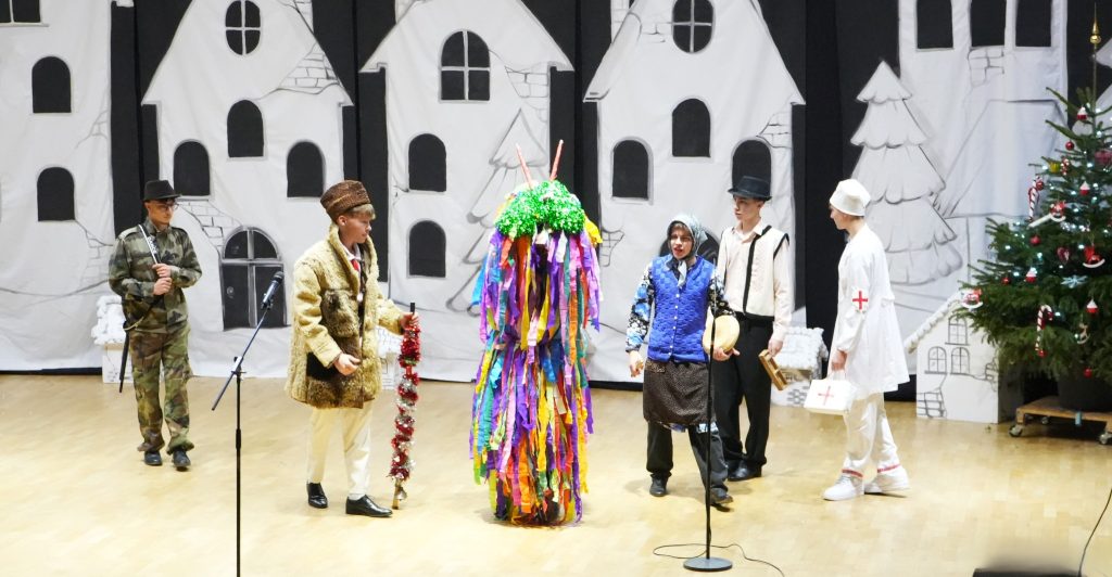 Invitație de weekend! Buzoienii, așteptați la Festivalul-concurs “Iarna Buzoiană”, evenimentul care readuce magia sărbătorilor pe scena Consiliului Județean