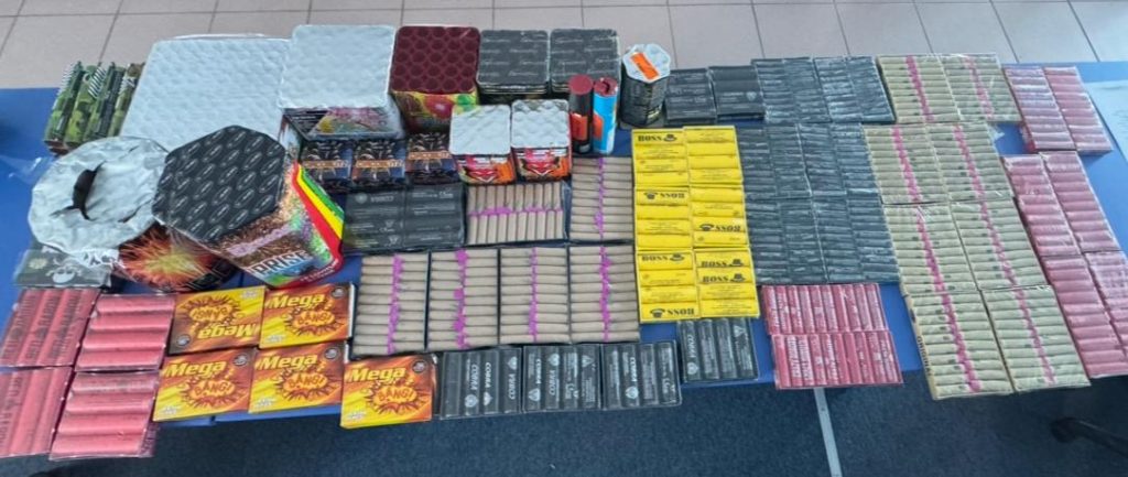 Afacere periculoasă! Mii de petarde și artificii interzise, oferite buzoienilor