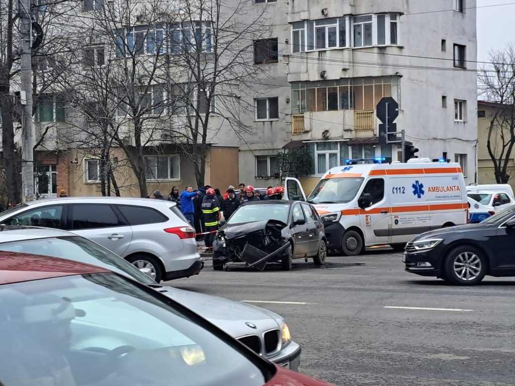 ACUM: Accident rutier pe Unirii, trafic restricționat (FOTO&VIDEO)