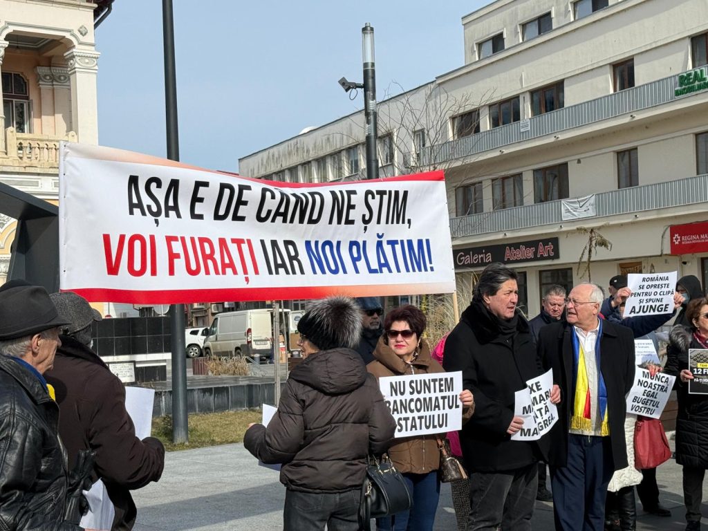 ”Nu suntem bancomatul statului!”, ”Taxe mai mari, viață mai grea”-mesajele protestului AUR, organizat în puncte centrale din Buzău și alte câteva localități (FOTO+VIDEO)