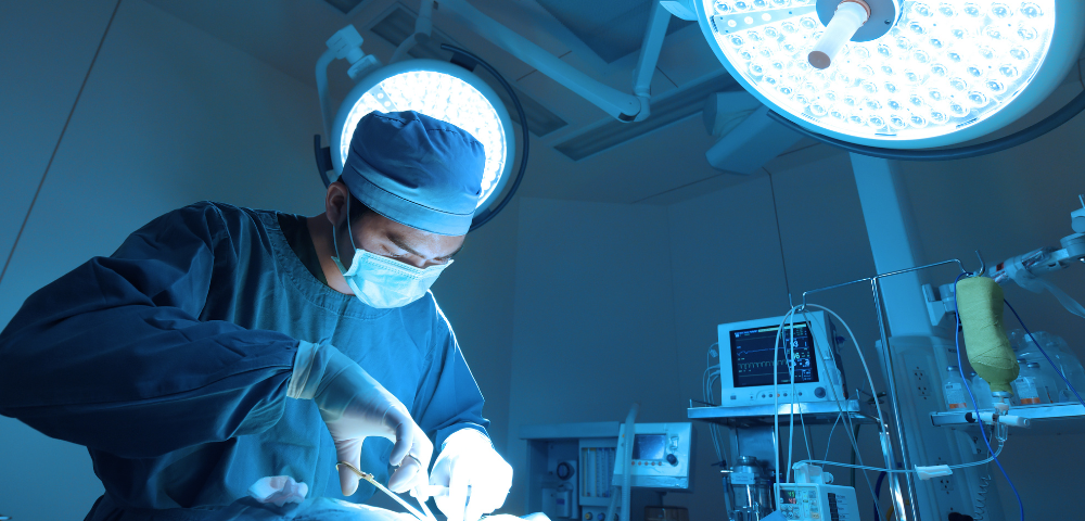(P) Hernia de disc: ce înseamnă o intervenție prin tehnică minim invazivă