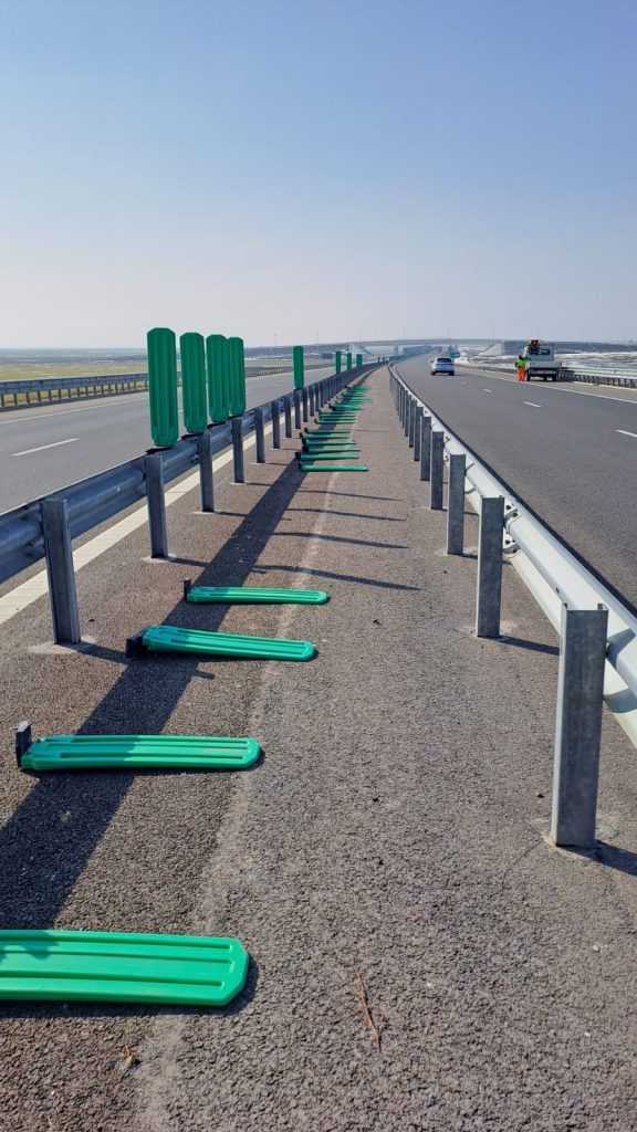 A7, învinsă de rafalele de vânt. Ce se întâmplă chiar acum pe autostradă (FOTO)
