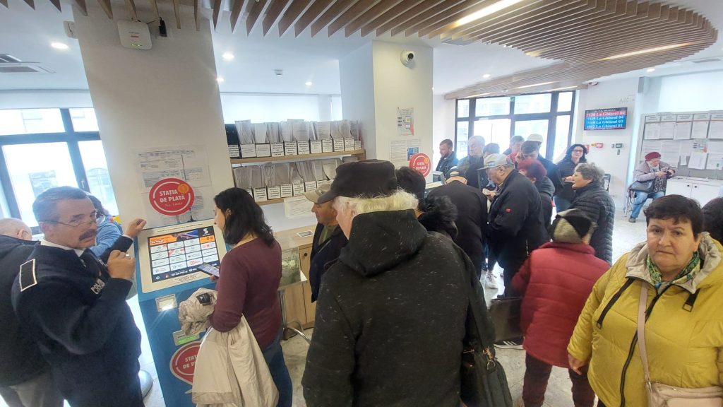 (VIDEO) De la ghișeu la click. Buzăul înregistrează un boom al taxelor plătite online
