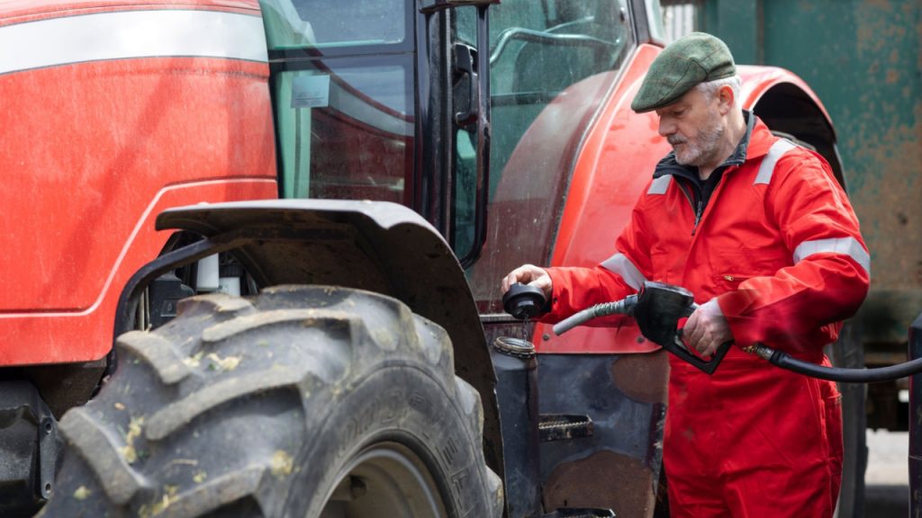 Revoluție în subvențiile agricole, anunțată de ministrul Barbu. Cum vor plăti fermierii doar 4,5 lei litrul de motorină