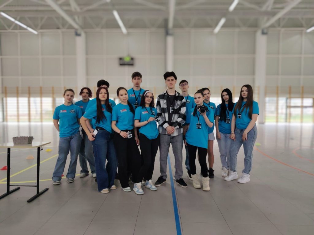 (VIDEO) Revenire acasă cu un proiect unic. Un fost elev al Liceului Sportiv a organizat o competiție inspirată din emisiunile ”Survivor” și ”Exatlon”