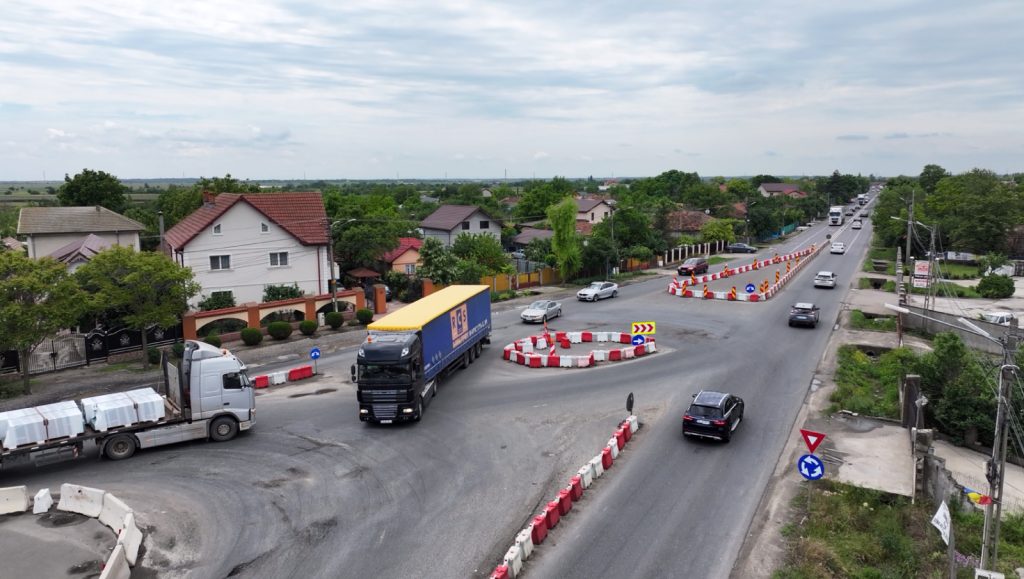 Lucrări importante la Spătaru, pentru un trafic mai sigur! Începe amenajarea unui sens giratoriu modern