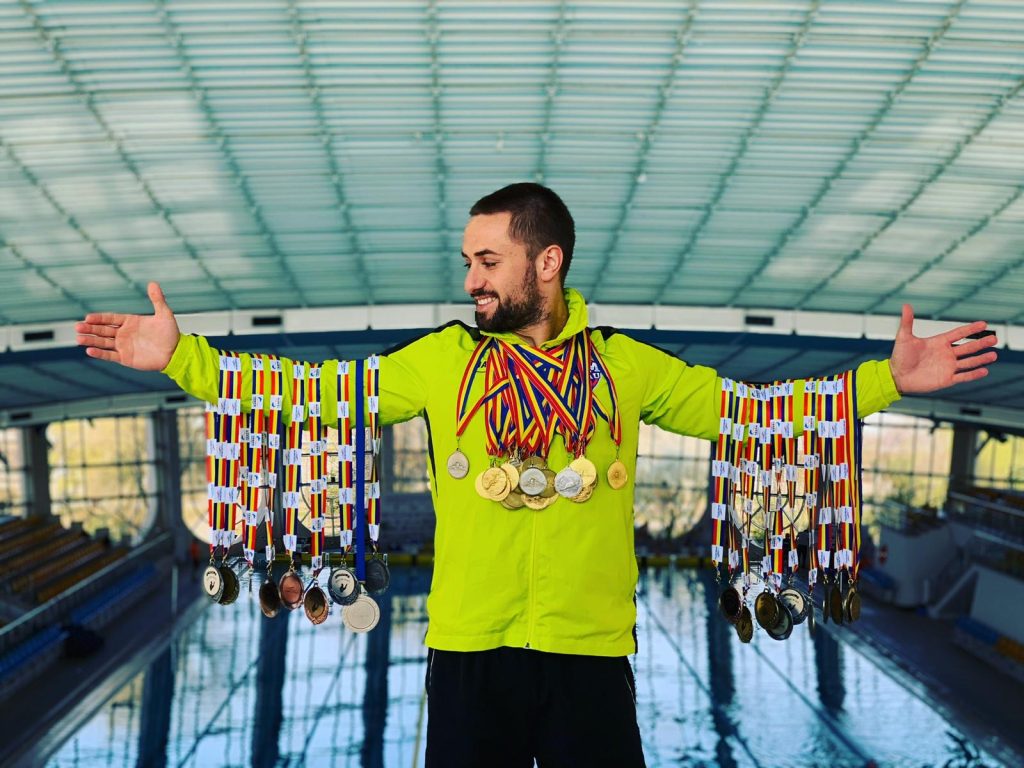 De la săriturile în apă la cariera militară. Povestea elevului de la Boboc, multiplu campion și sportiv de performanță (FOTO)