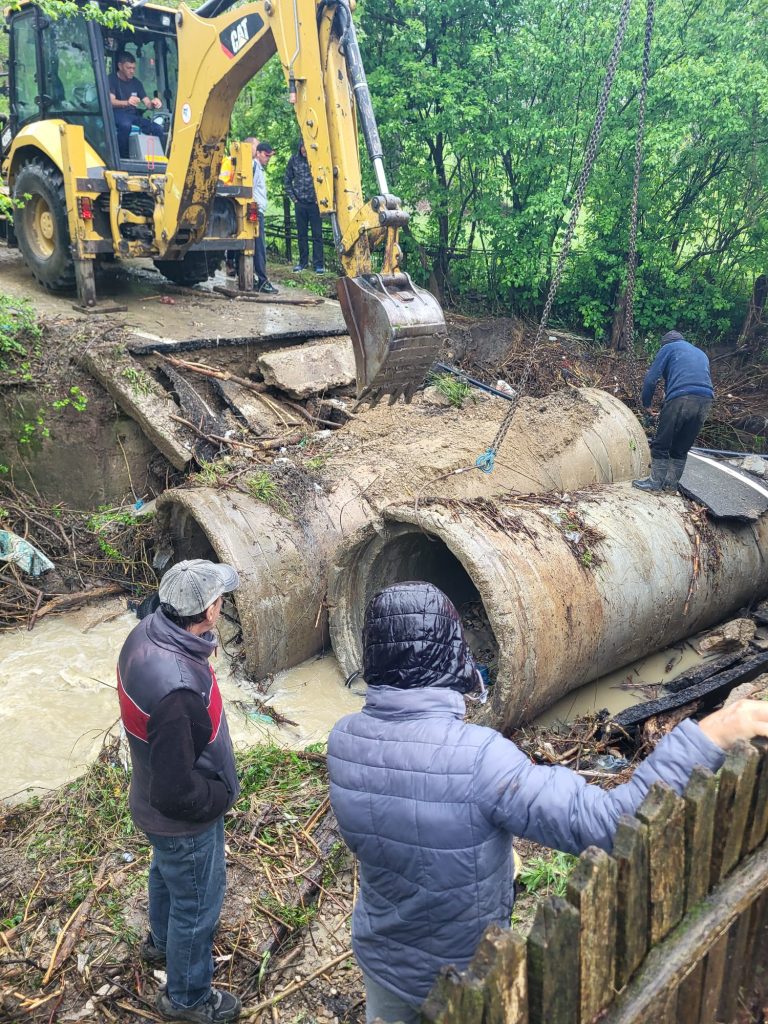 ALERTĂ! Un nou val de ploi abundente, răcire accentuată a vremii