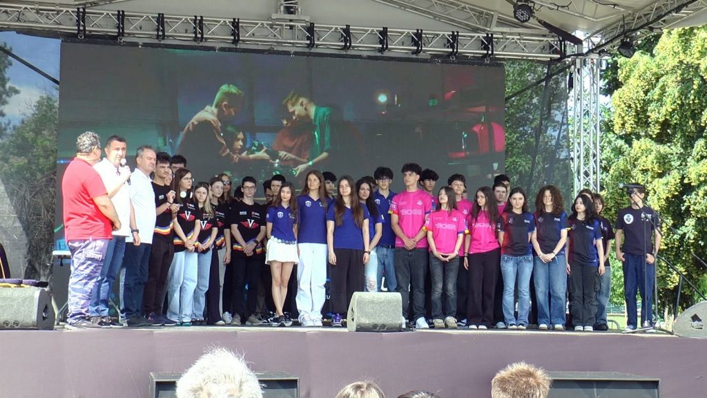Echipa Heart of RoBots, premiată la ASTROFEST după performanța istorică de la Campionatul Mondial de Robotică