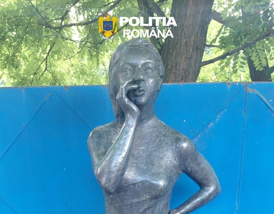 Statuetă din patrimoniul Germaniei, furată anul trecut, recuperată de polițiștii din Buzău. Unde a fost găsită (FOTO)