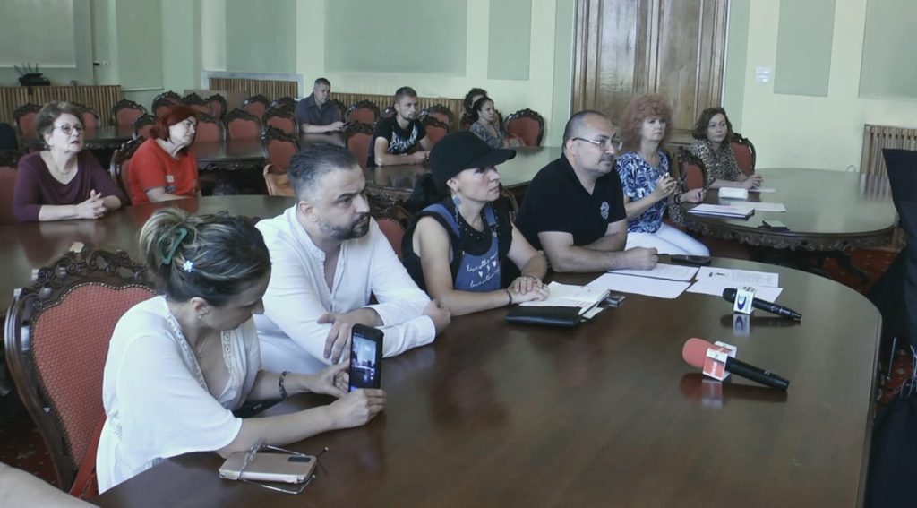 Cum se gândește primăria să rezolve problema câinilor maidanezi. Acuzații grave la adresa medicului de la padoc: ”Se comportă precum borfașii!”