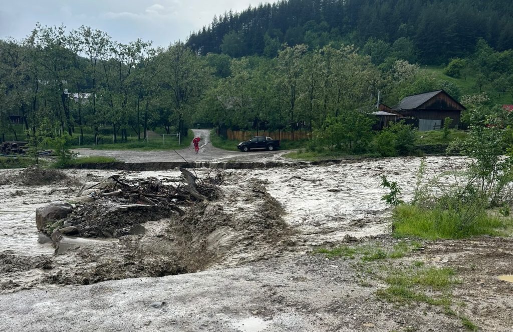 Noi avertizări de furtuni în Buzău, după ce ploile recente au afectat opt comune. Iată bilanțul