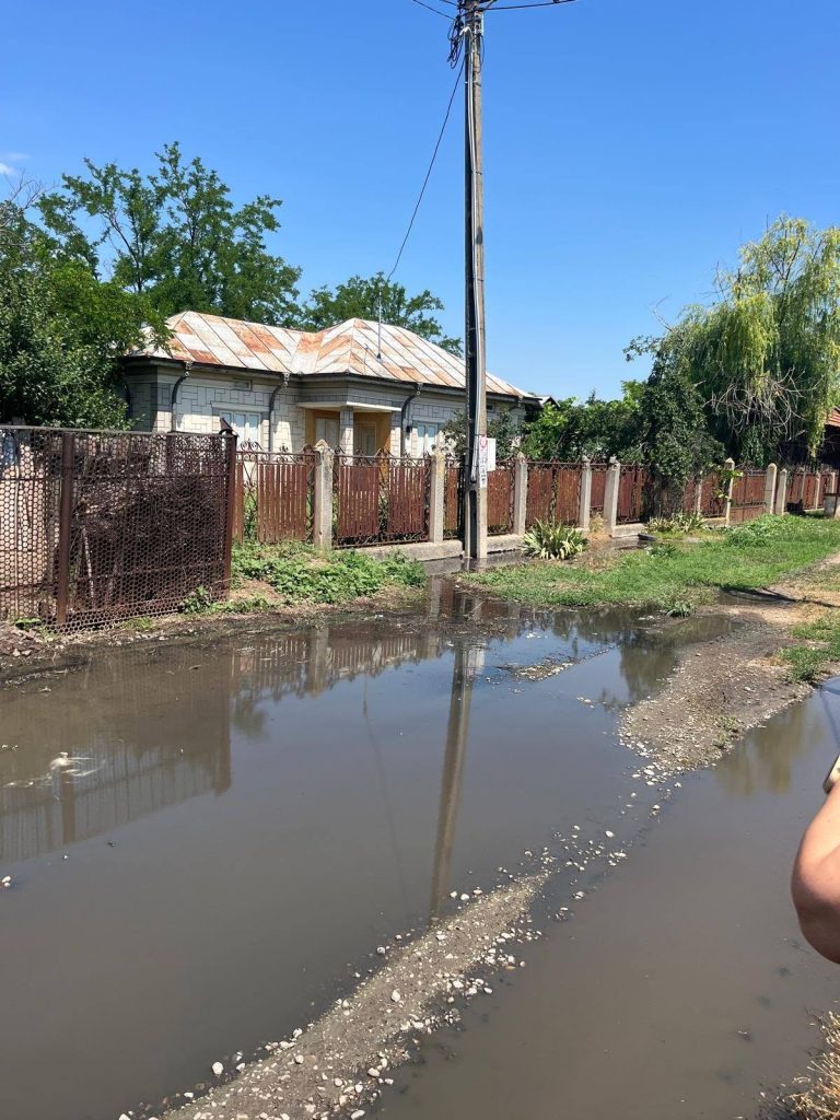 Dezastru ecologic la Cochirleanca. Ce au descoperit comisarii Gărzii de Mediu, chemați de localnici în control (FOTO)