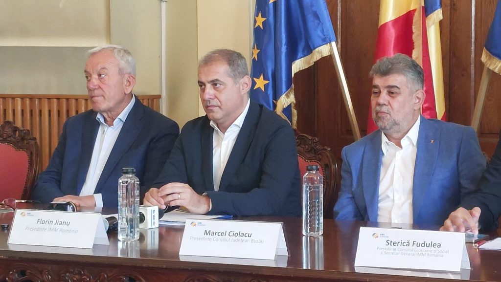 Deliciul întâlnirii, după mult timp, dintre Ciolacu și Toma! Chiar în fața oamenilor de afaceri! Acest video spune tot despre relația dintre ei (VIDEO)
