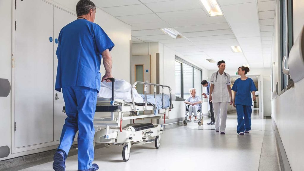 ”La Buzău, avem o infirmieră care lucreză pe două secții”! ”Este o crimă”! Realitatea din spitale, prin vocea sindicaliștilor și a reprezentanților pacienților